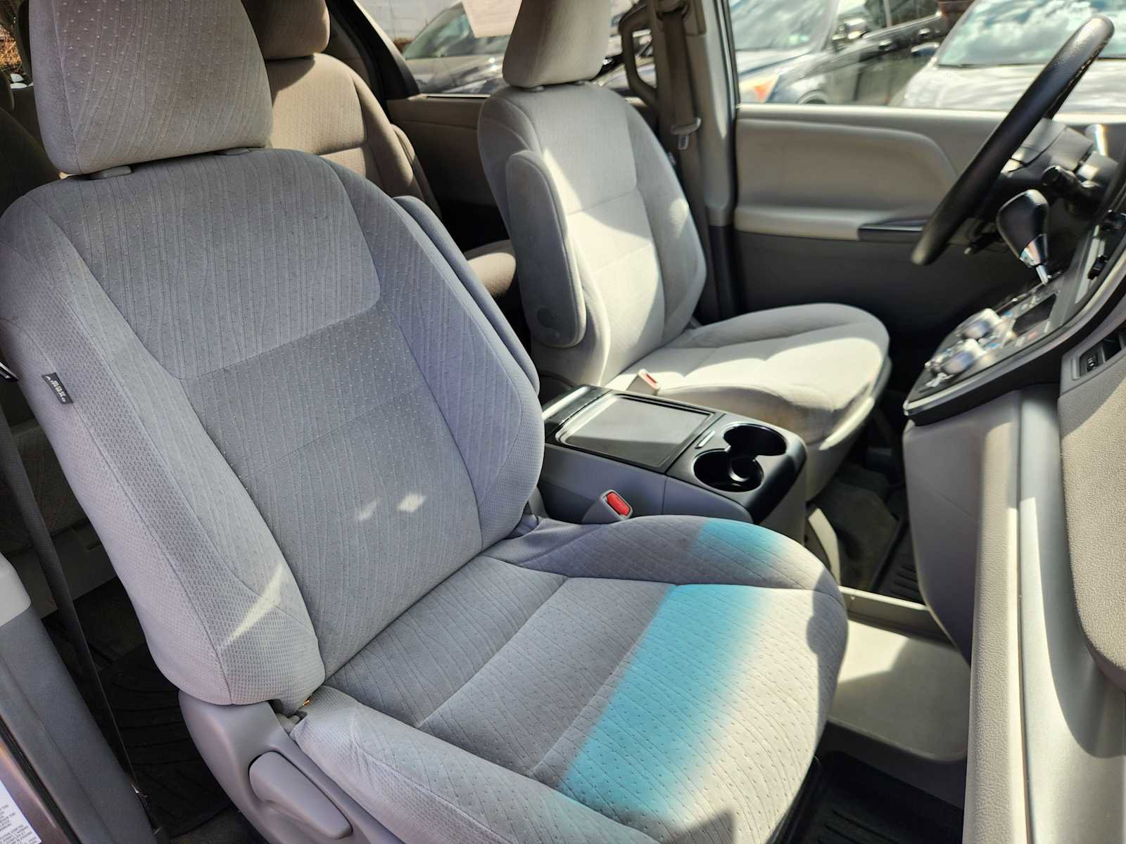 Used 2016 Toyota Sienna LE image 14
