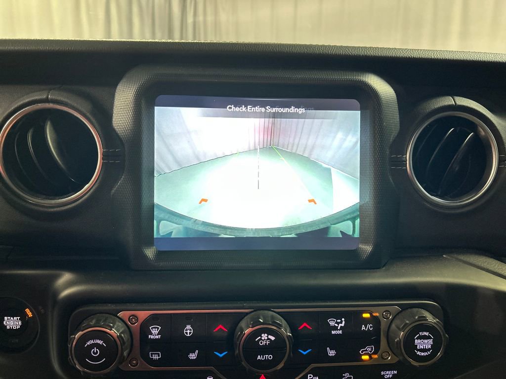 Used 2022 Jeep Wrangler Unlimited Sahara w/ Cold Weather Group image 18