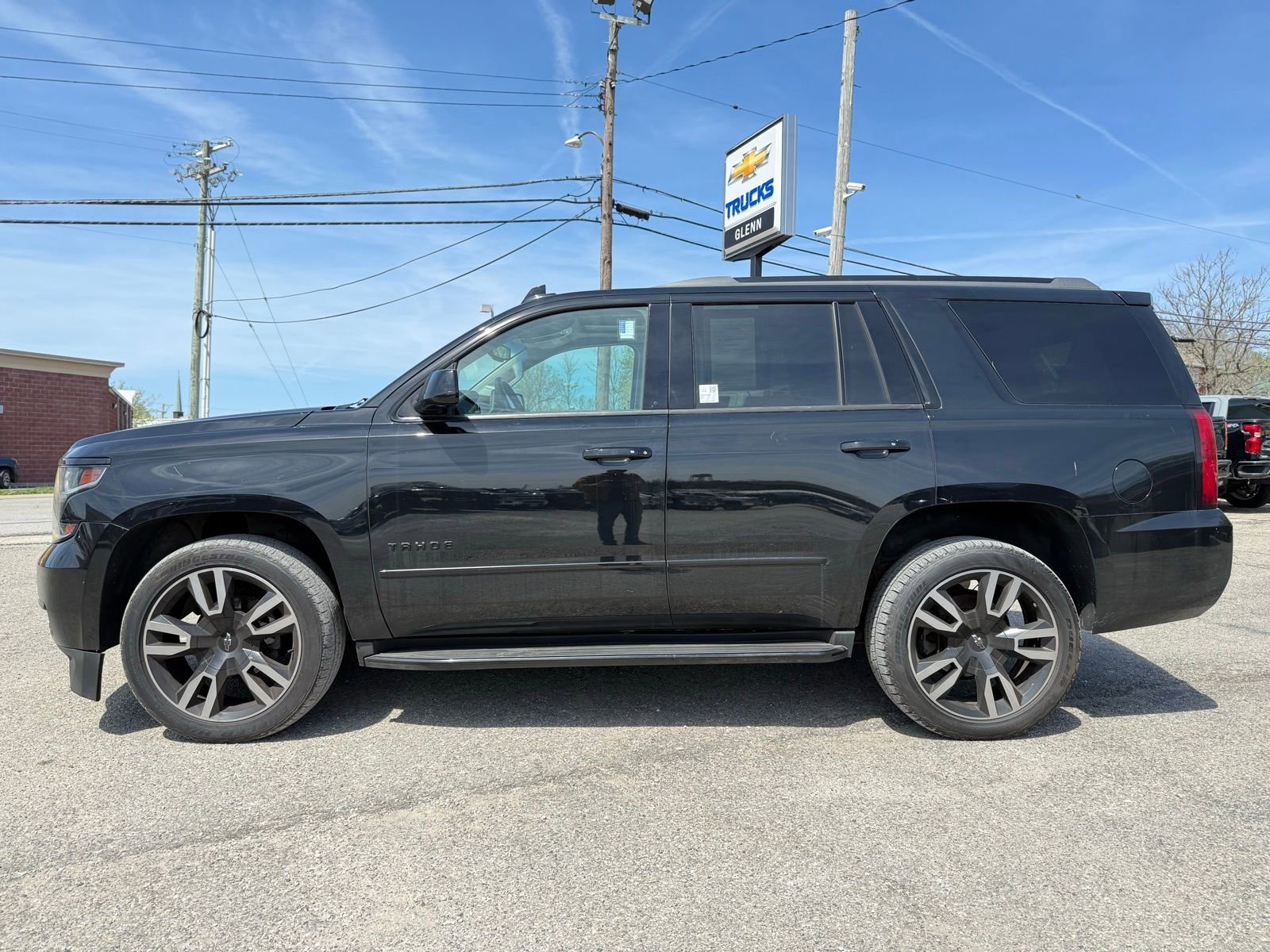 Used 2018 Chevrolet Tahoe Premier AWD/4WD image 3