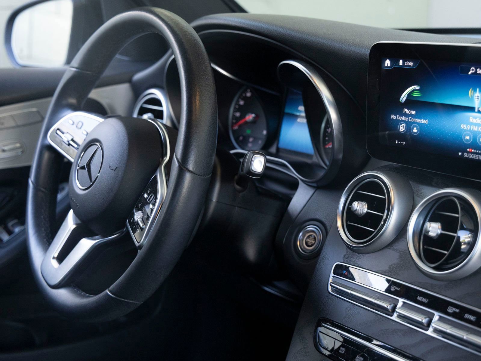 Used 2021 Mercedes-Benz GLC 300 image 28