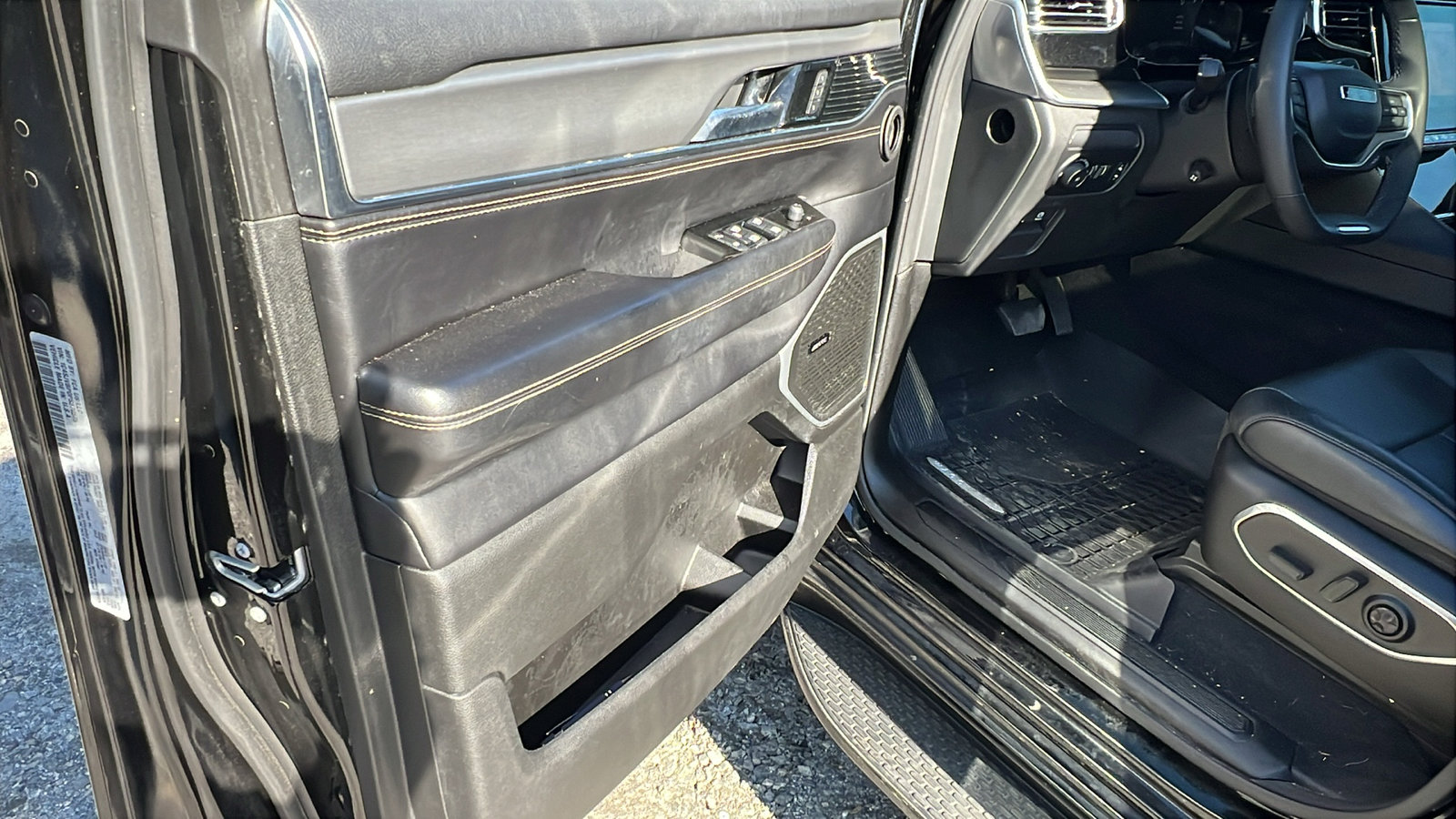 Used 2023 Jeep Wagoneer Series II image 13