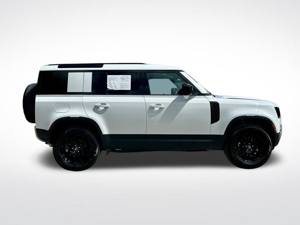 Used 2025 Land Rover Defender 110 S image 4