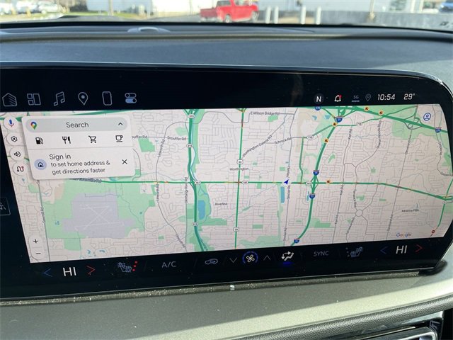 Used 2025 Chevrolet Traverse LT image 18