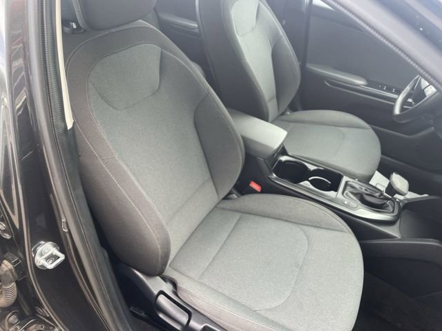 Used 2025 Kia K4 FWD image 40