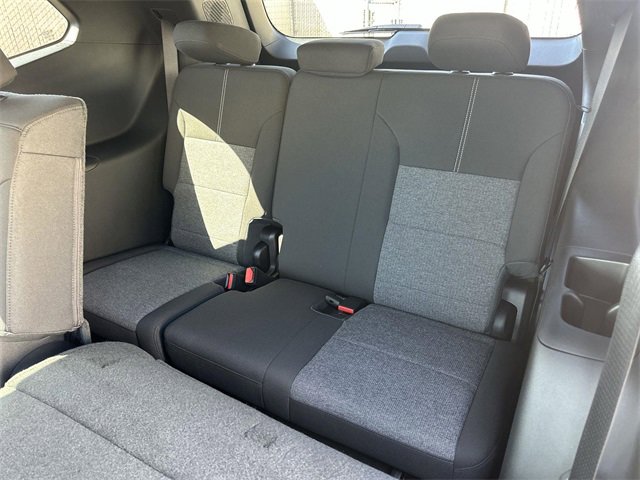 New 2025 GMC Acadia Elevation image 25