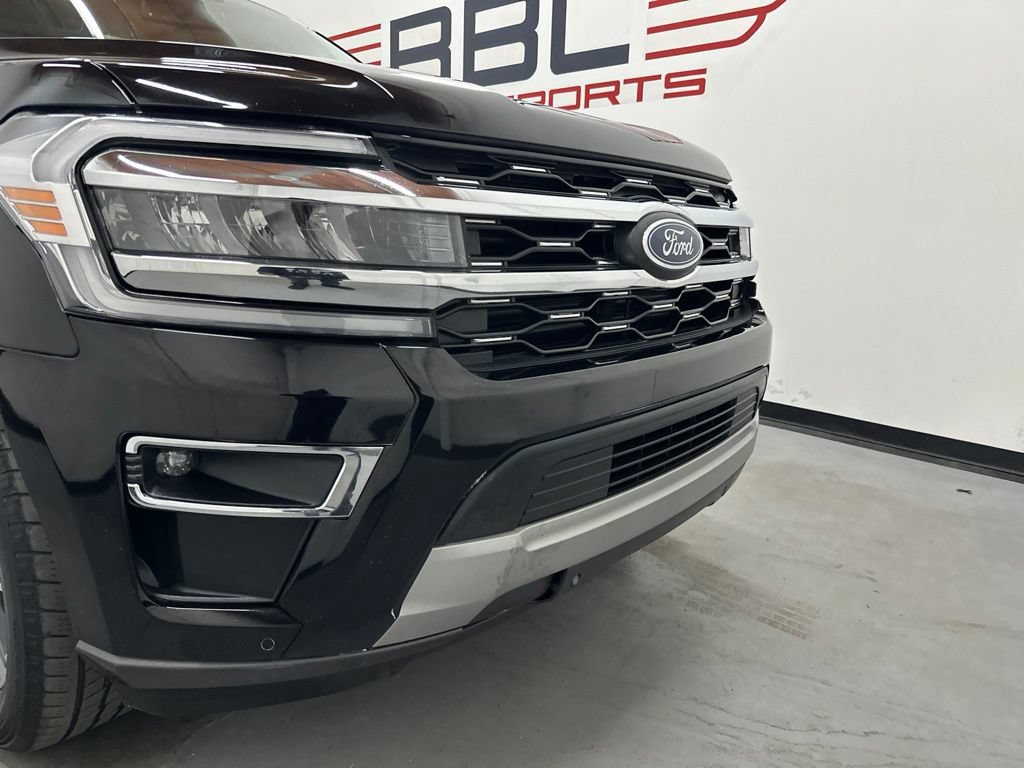 Used 2024 Ford Expedition Max Limited AWD/4WD image 2