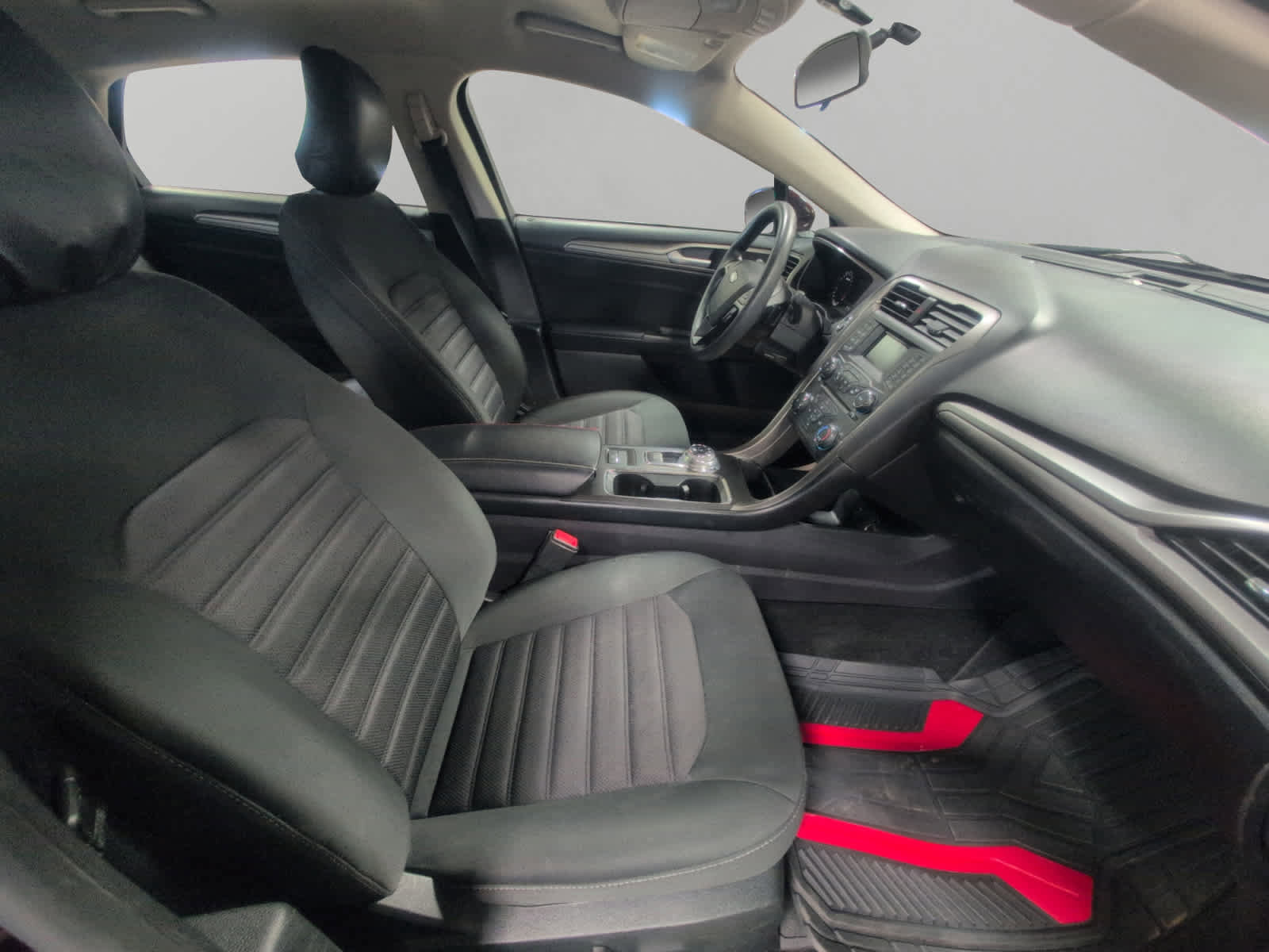 Used 2018 Ford Fusion SE image 15