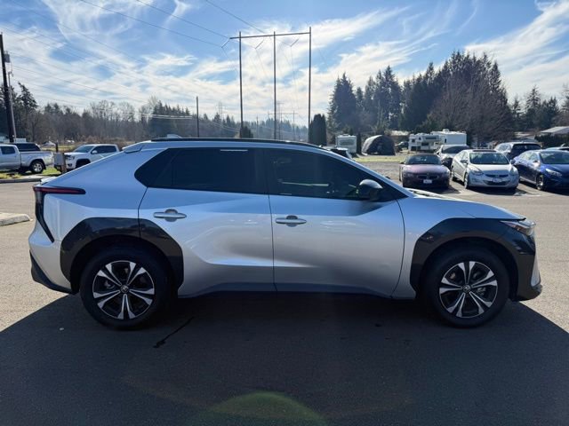 Used 2023 Toyota bZ4X XLE w/ Weather Package image 4