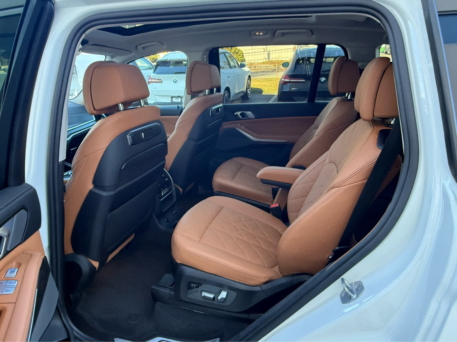 Used 2023 BMW X7 xDrive40i w/ Premium Package image 14