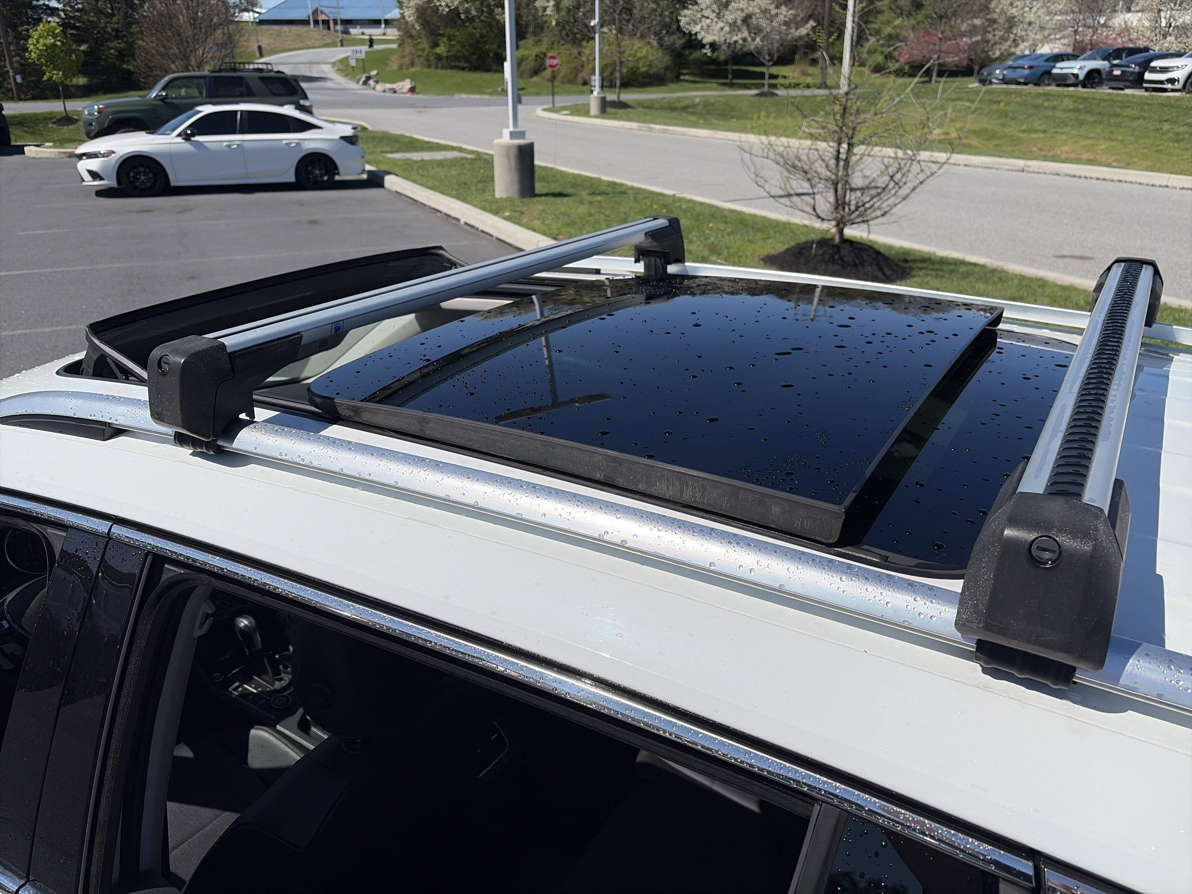 Used 2018 Volkswagen Tiguan SEL w/ 3rd Row Seat Package image 9