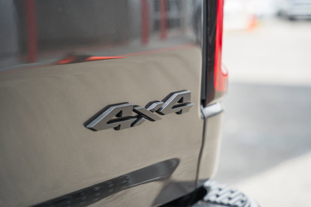 New 2026 RAM 1500 Laramie AWD/4WD image 9