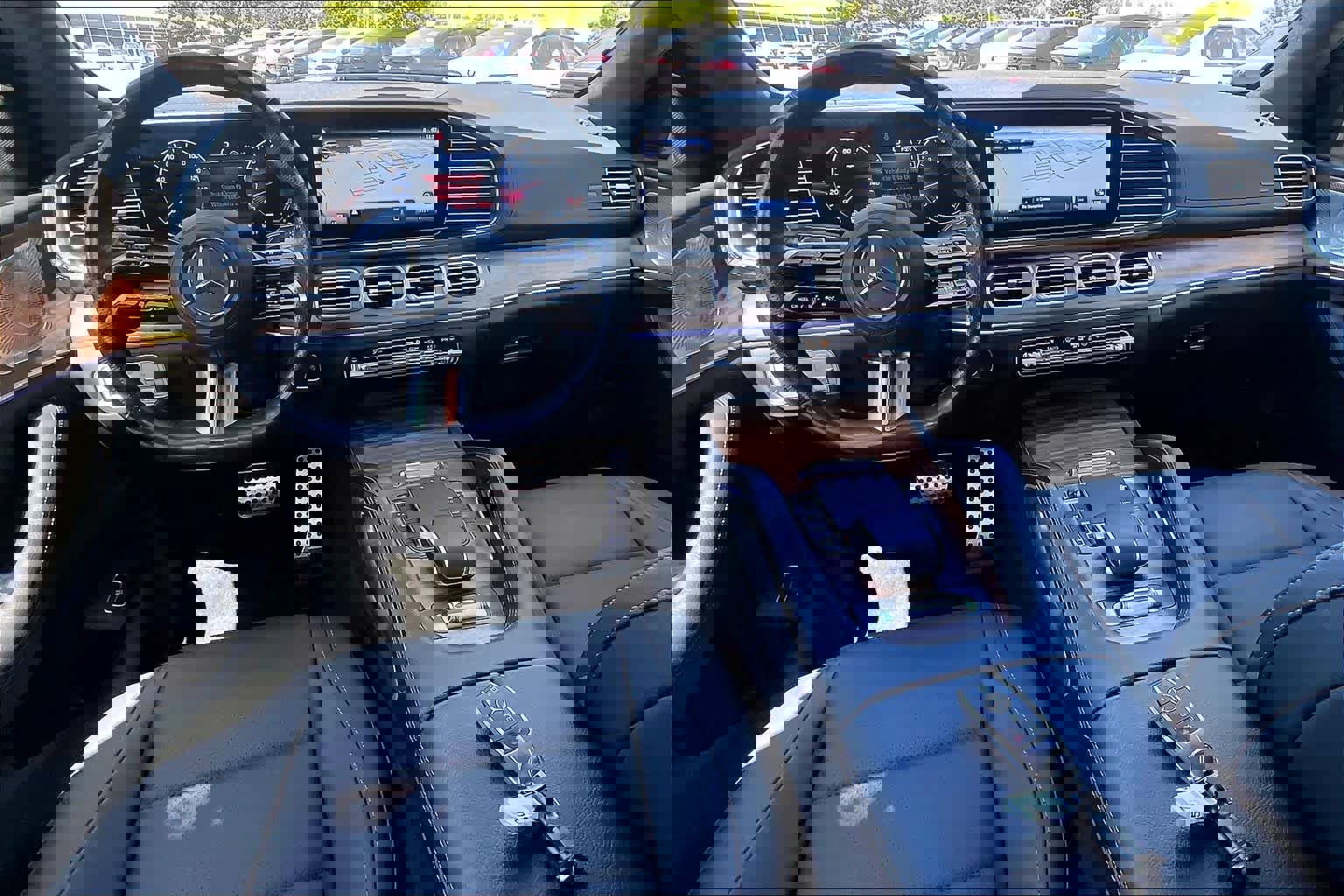 Used 2025 Mercedes-Benz GLS 450 4MATIC image 15