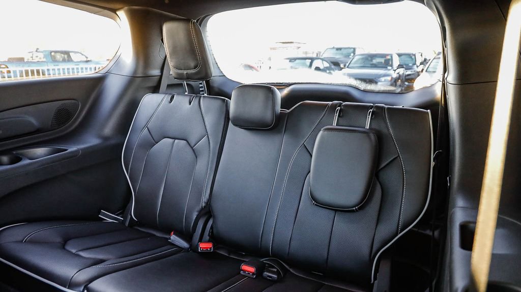 New 2026 Chrysler Pacifica Limited w/ S Appearance Package image 24