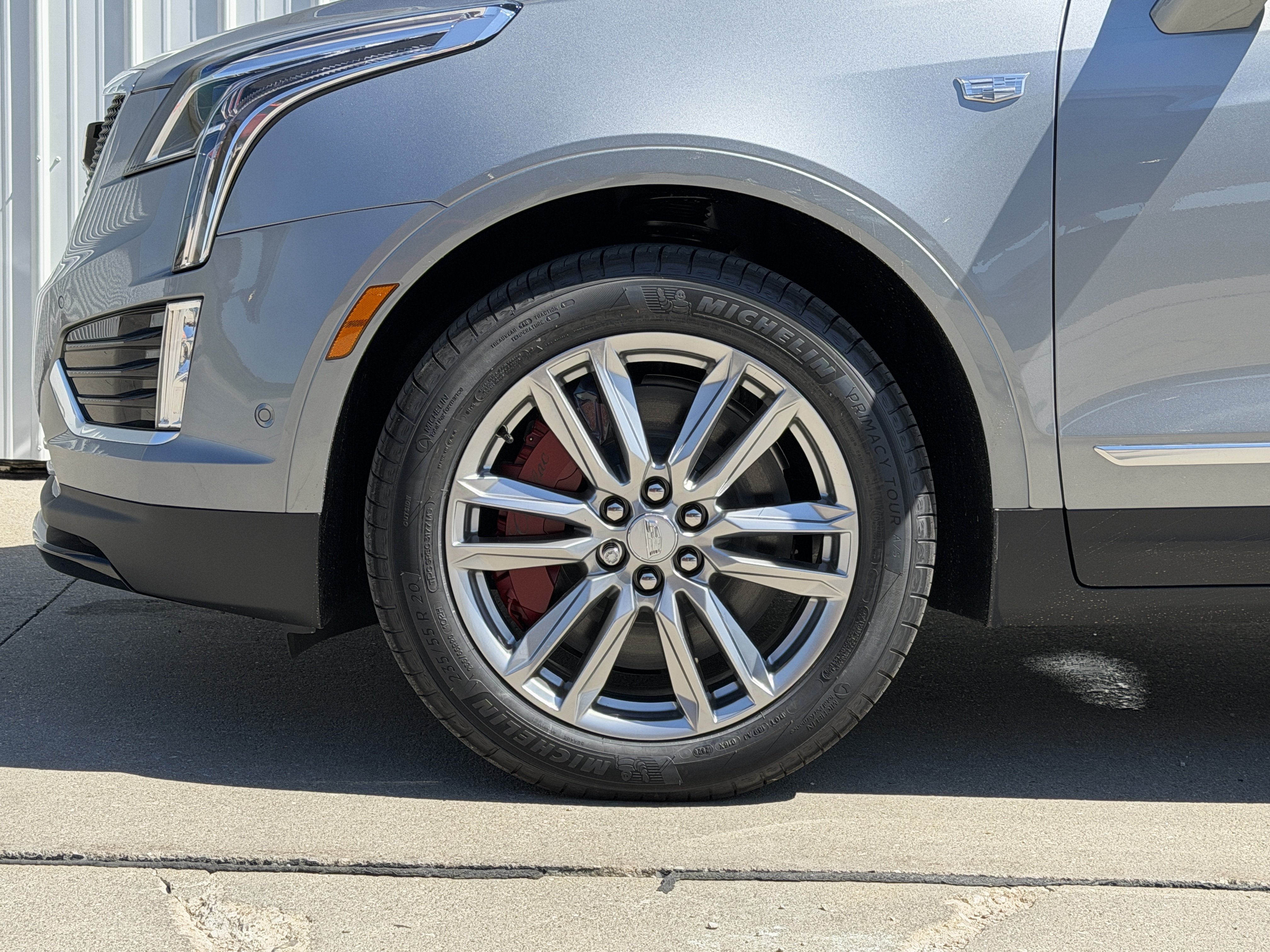 New 2026 Cadillac XT5 Sportv w/ LPO, Floor Liner Package AWD/4WD image 9