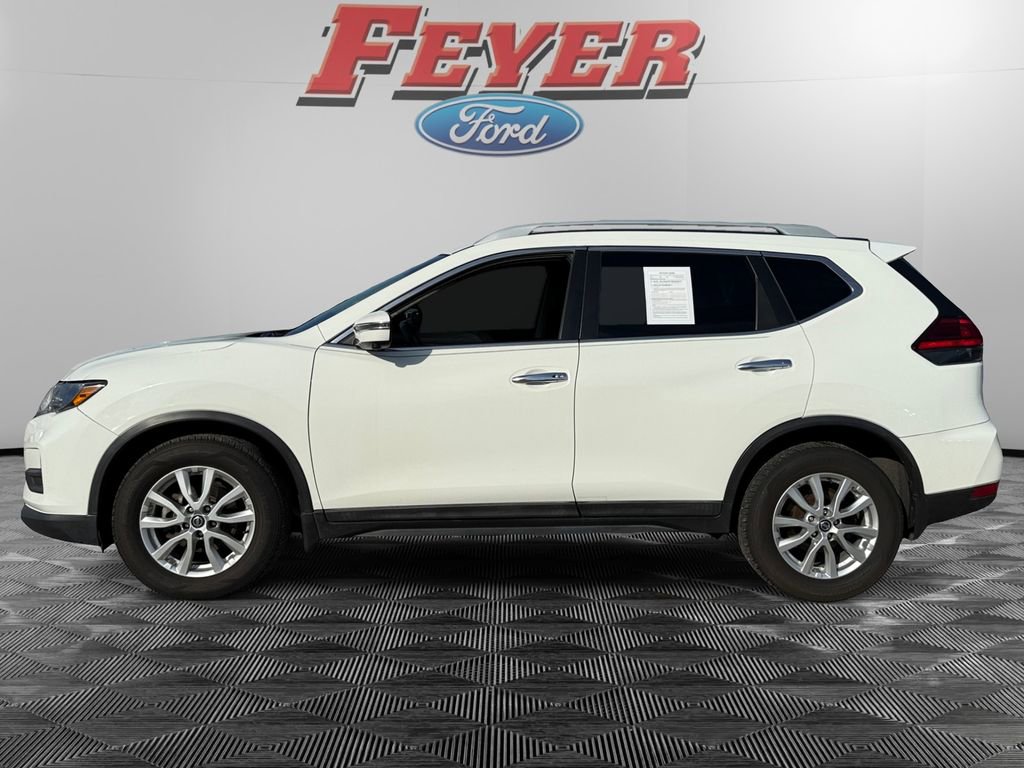 Used 2017 Nissan Rogue SV w/ SV Premium Package FWD image 2