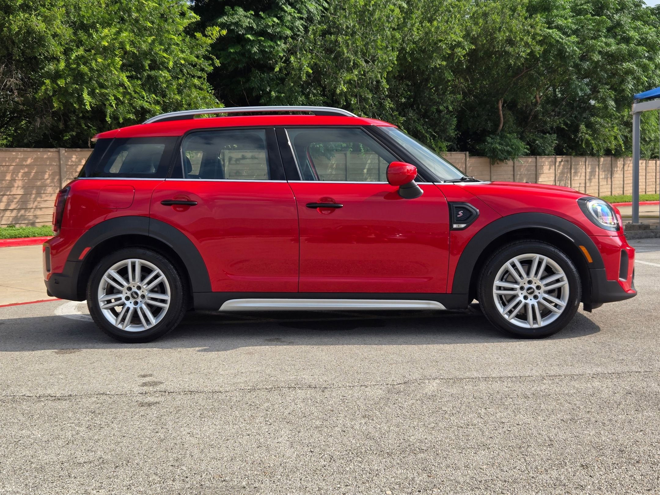 Used 2023 MINI Cooper Countryman S FWD image 2