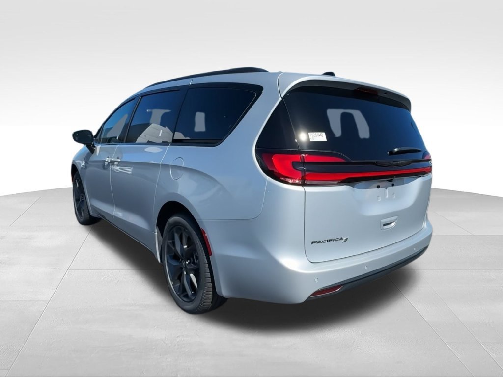 New 2026 Chrysler Pacifica Select w/ S Appearance Package FWD image 6