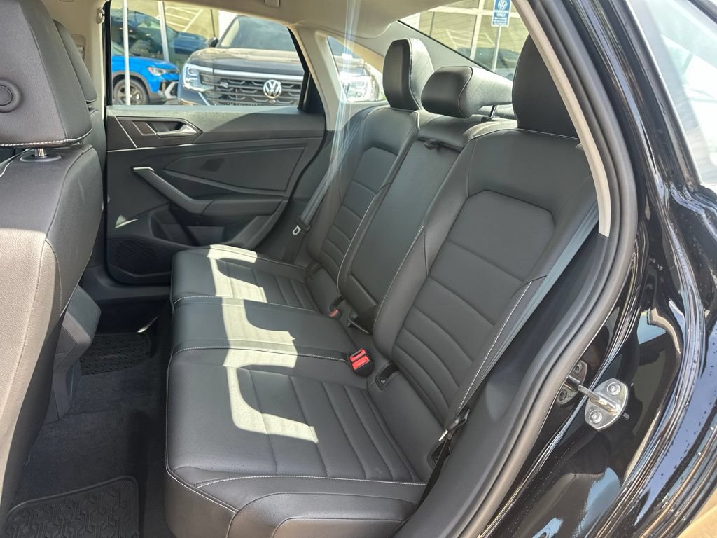 Used 2024 Volkswagen Jetta SE w/ Panoramic Sunroof Package FWD image 14