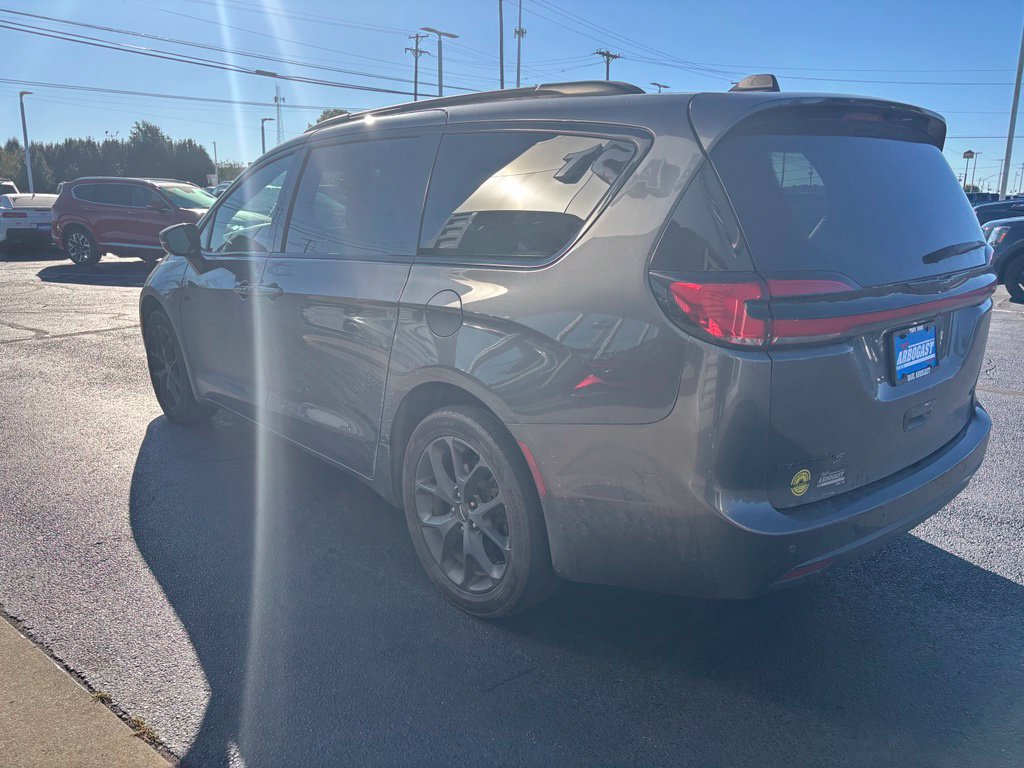 Used 2022 Chrysler Pacifica Touring-L w/ S Appearance Package AWD/4WD image 7