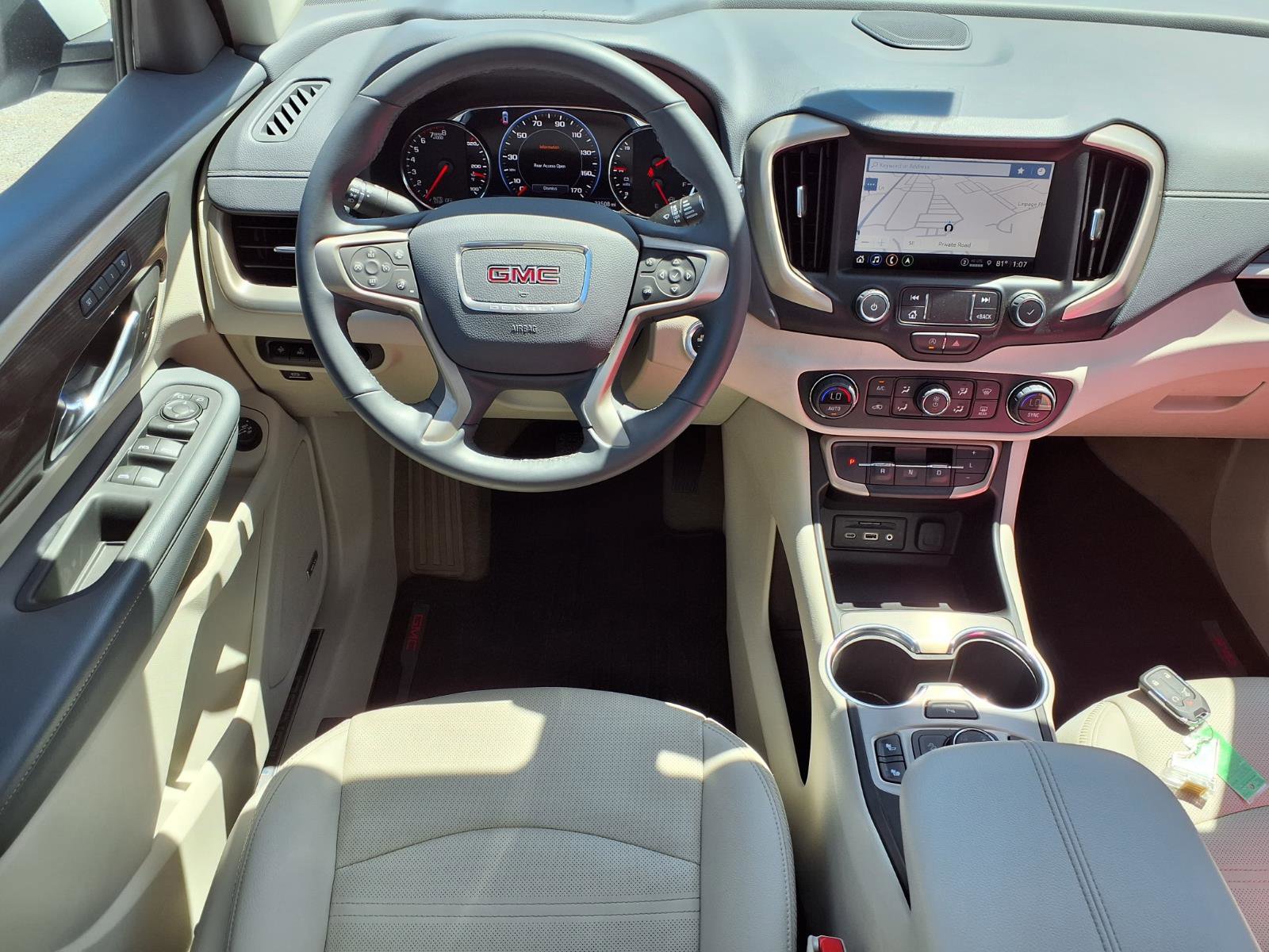 Used 2023 GMC Terrain Denali AWD/4WD image 2