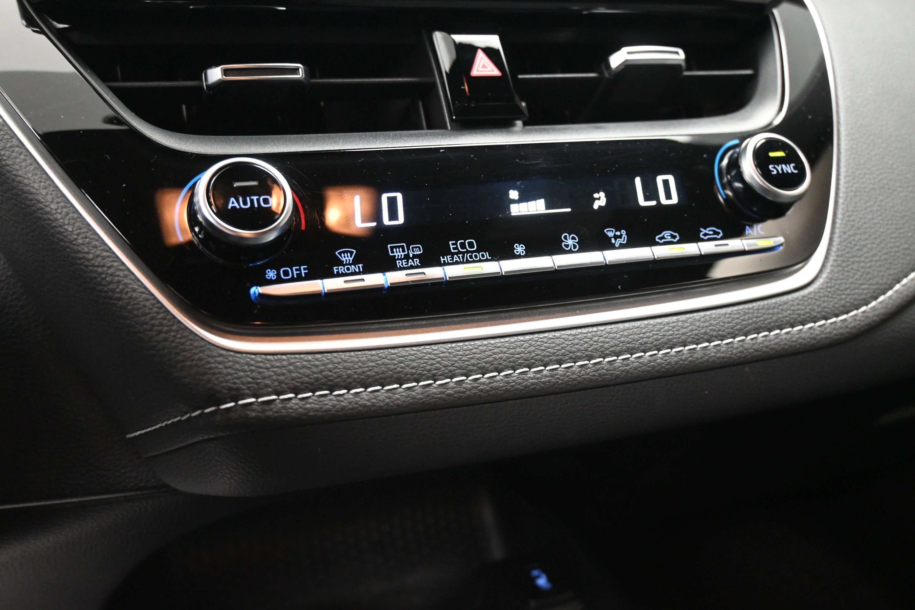 Used 2020 Toyota Corolla XSE FWD image 30