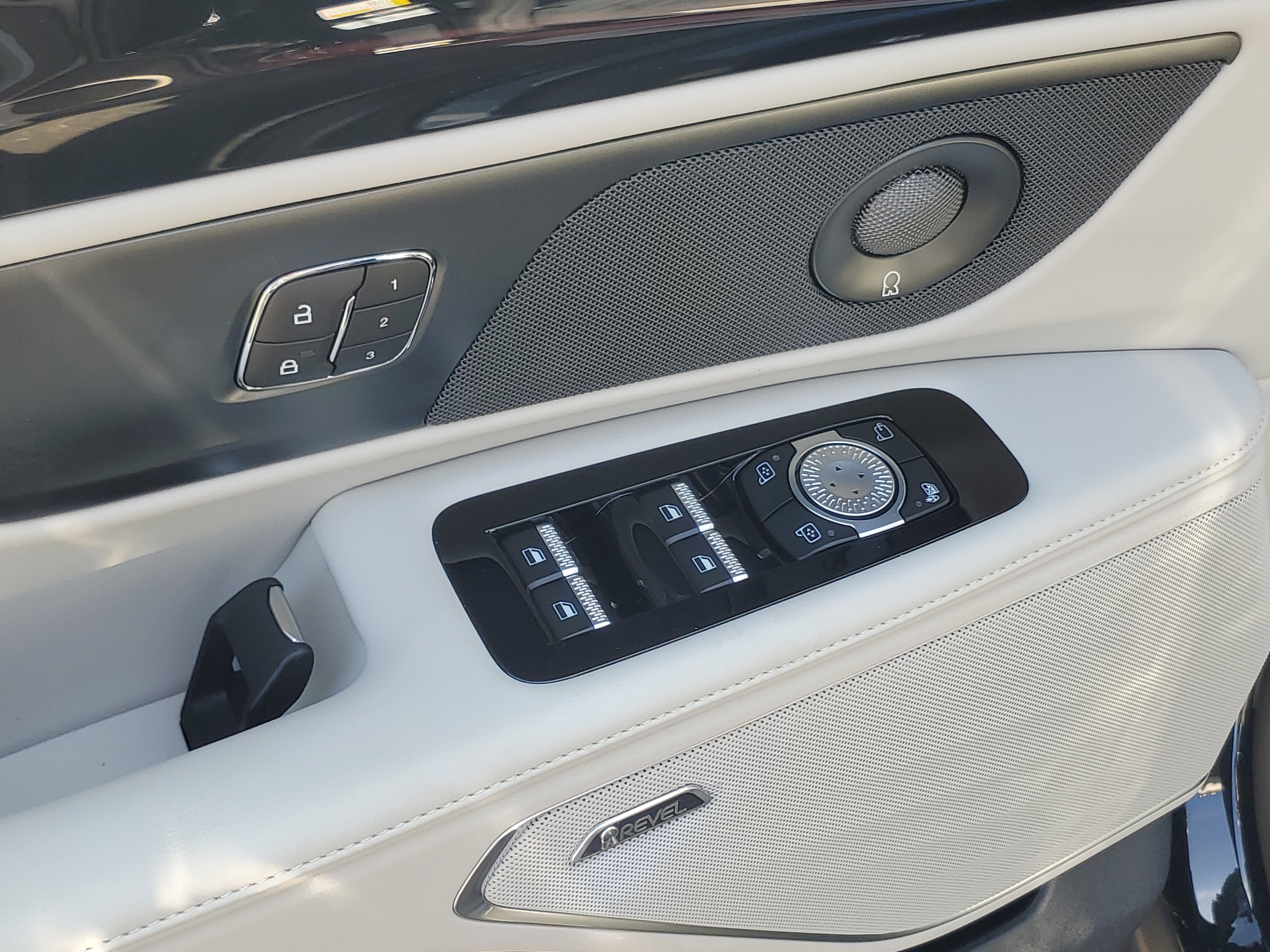 New 2026 Lincoln Nautilus Premier w/ Equipment Group 102A AWD/4WD image 9