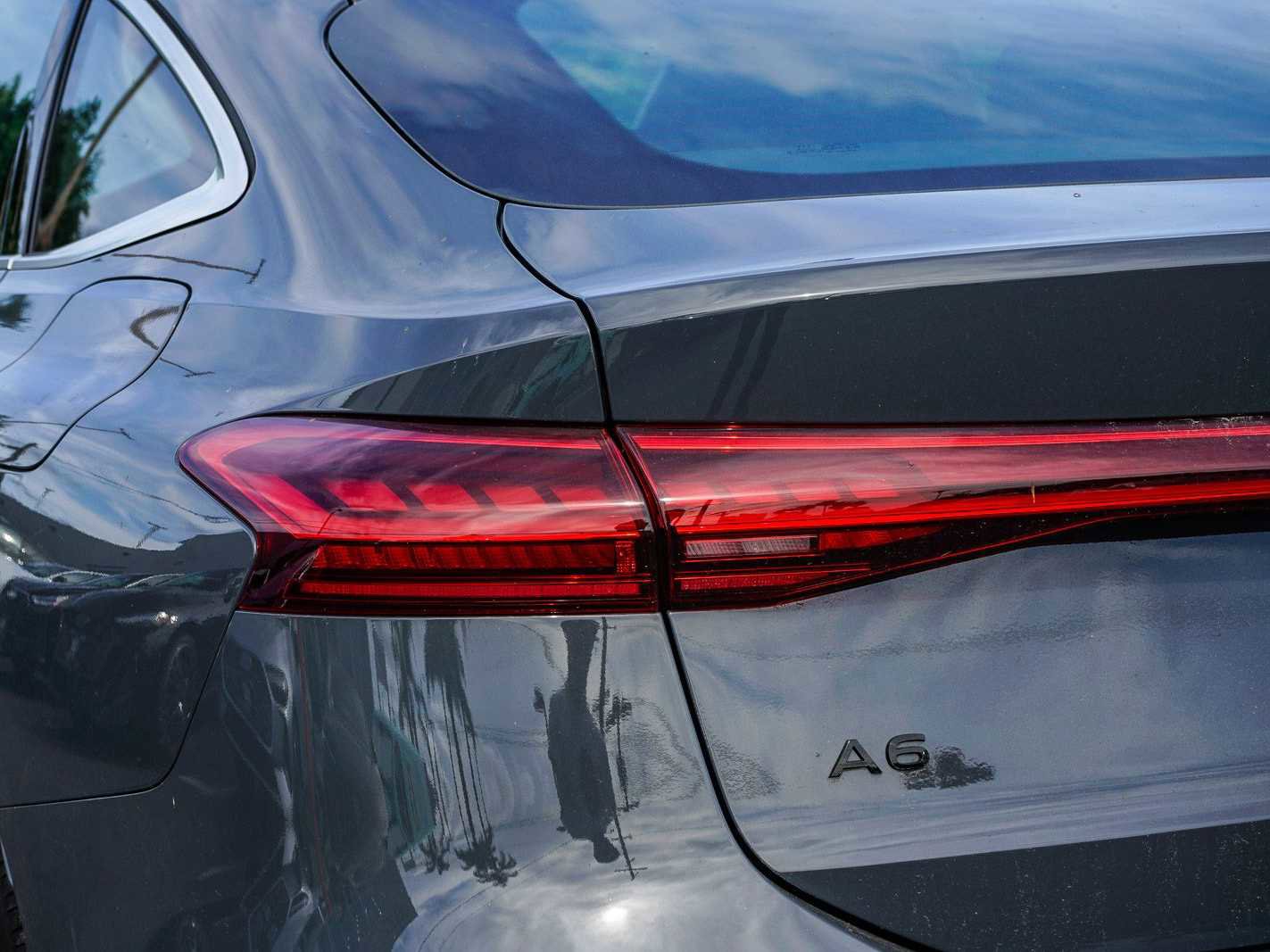 Used 2025 Audi A6 e-tron Premium w/ Convenience Package image 9