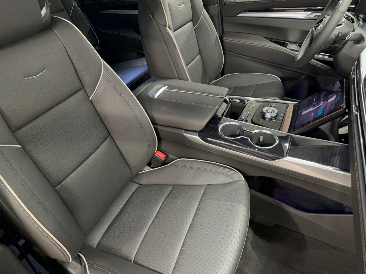New 2027 Cadillac Escalade Sport w/ Touring Package AWD/4WD image 30