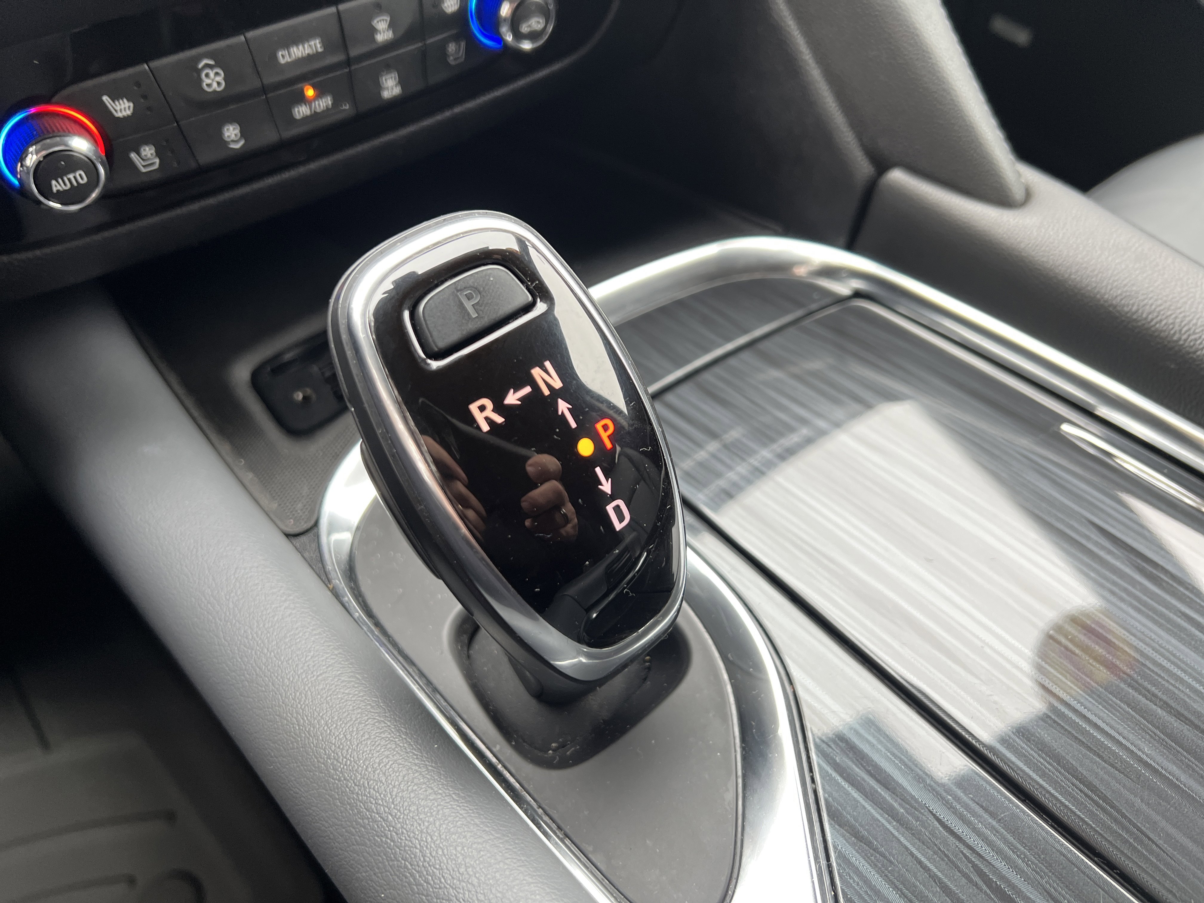 Used 2021 Buick Enclave Premium w/ Sun and Sites Package image 26