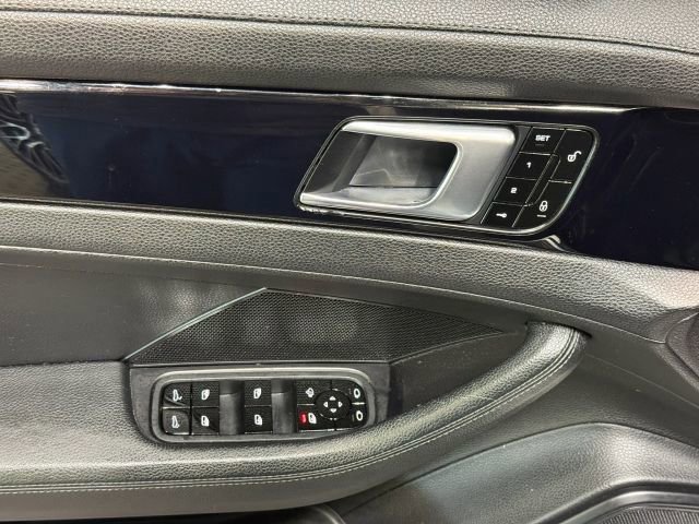 Used 2017 Porsche Panamera 4 image 13