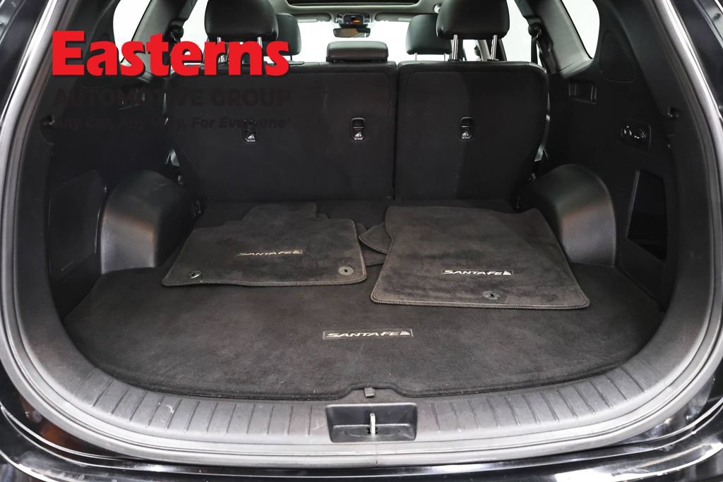 Used 2021 Hyundai Santa Fe SEL w/ Convenience + Premium Package AWD/4WD image 9