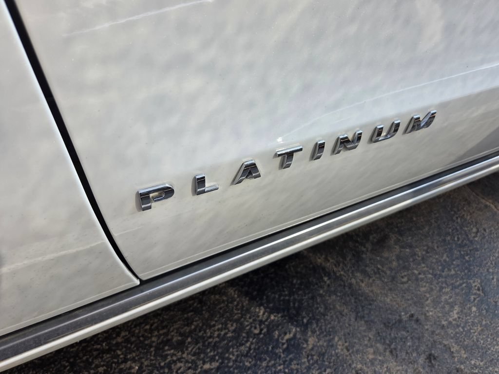 Used 2024 Ford Expedition Platinum AWD/4WD image 8