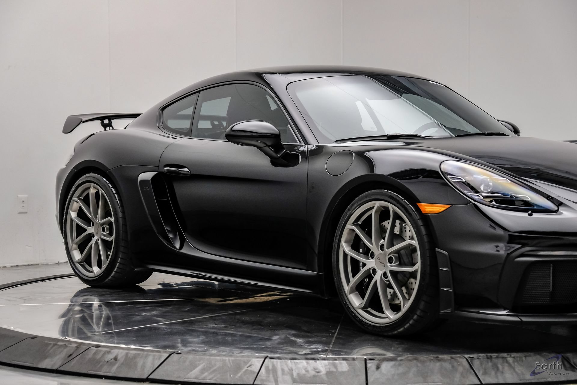 Used 2023 Porsche 718 Cayman GT4 RWD image 31