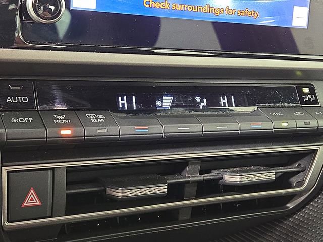 Used 2025 Toyota Camry SE image 19