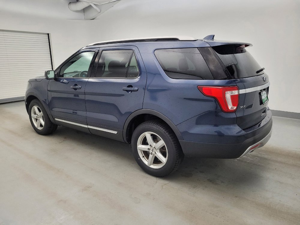 Used 2016 Ford Explorer XLT w/ Equipment Group 201A AWD/4WD image 3