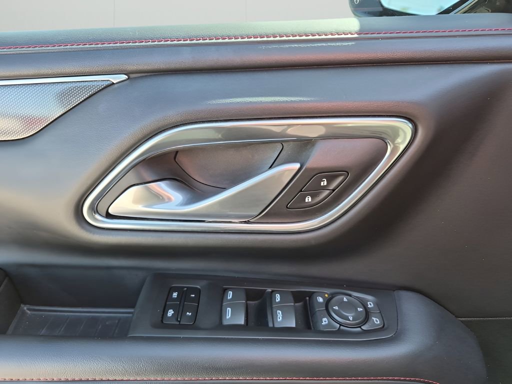 Used 2022 Chevrolet Suburban RST w/ Luxury Package RWD image 28