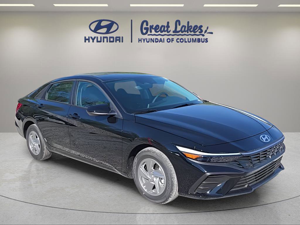 New 2026 Hyundai Elantra SE FWD image 3