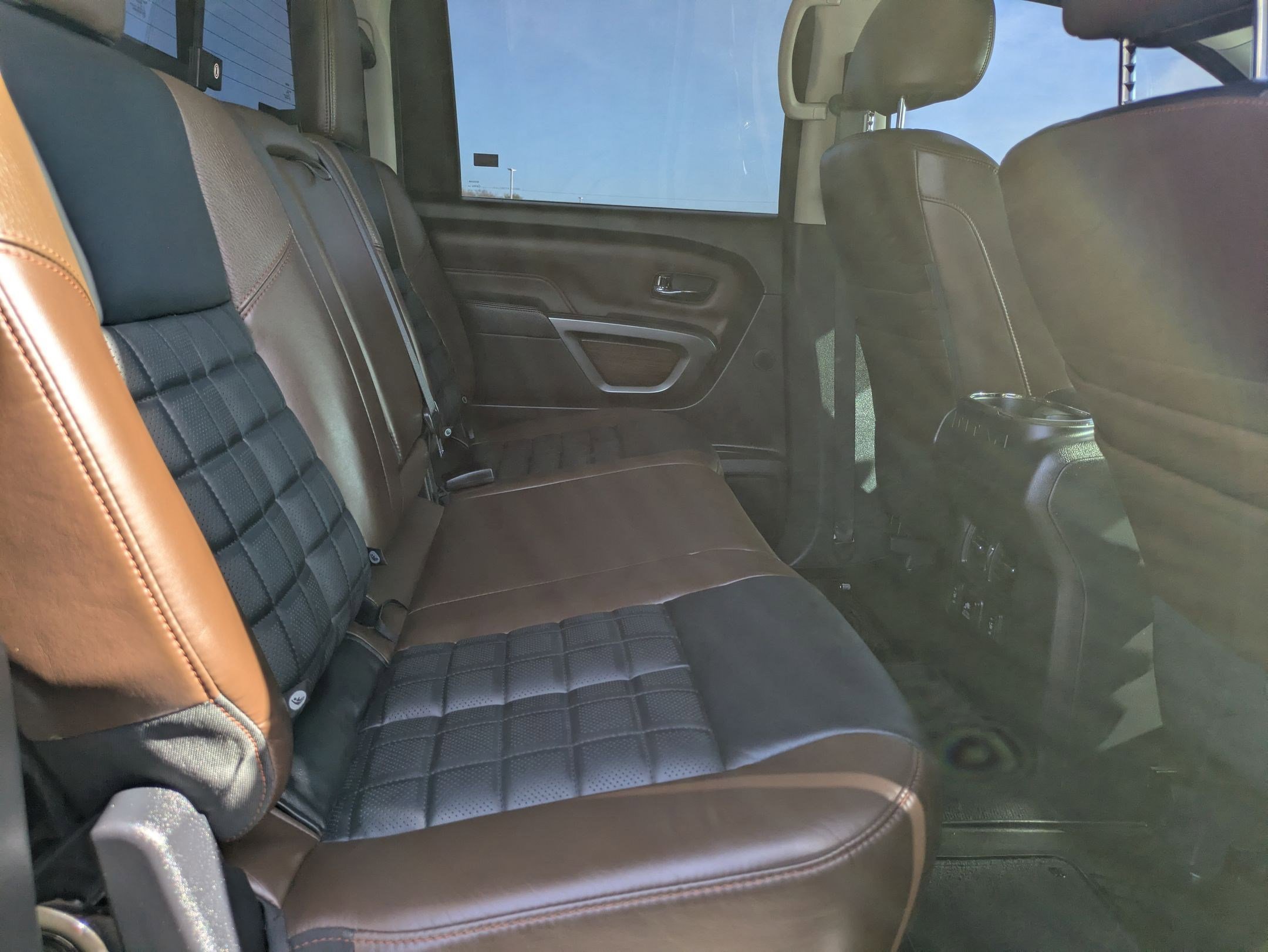 Used 2016 Nissan Titan Platinum Reserve image 24