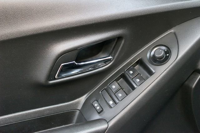 Used 2021 Chevrolet Trax LS w/ Tint and Cruise Package AWD/4WD image 16