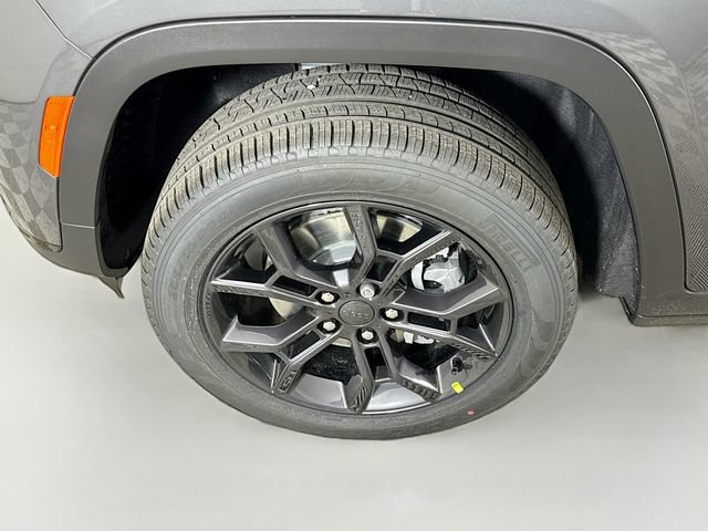 New 2025 Jeep Grand Cherokee L Limited image 32