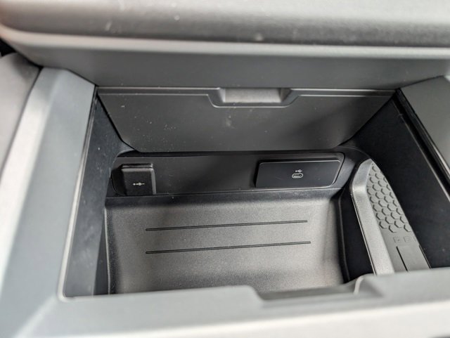 New 2025 Land Rover Defender 110 S image 19