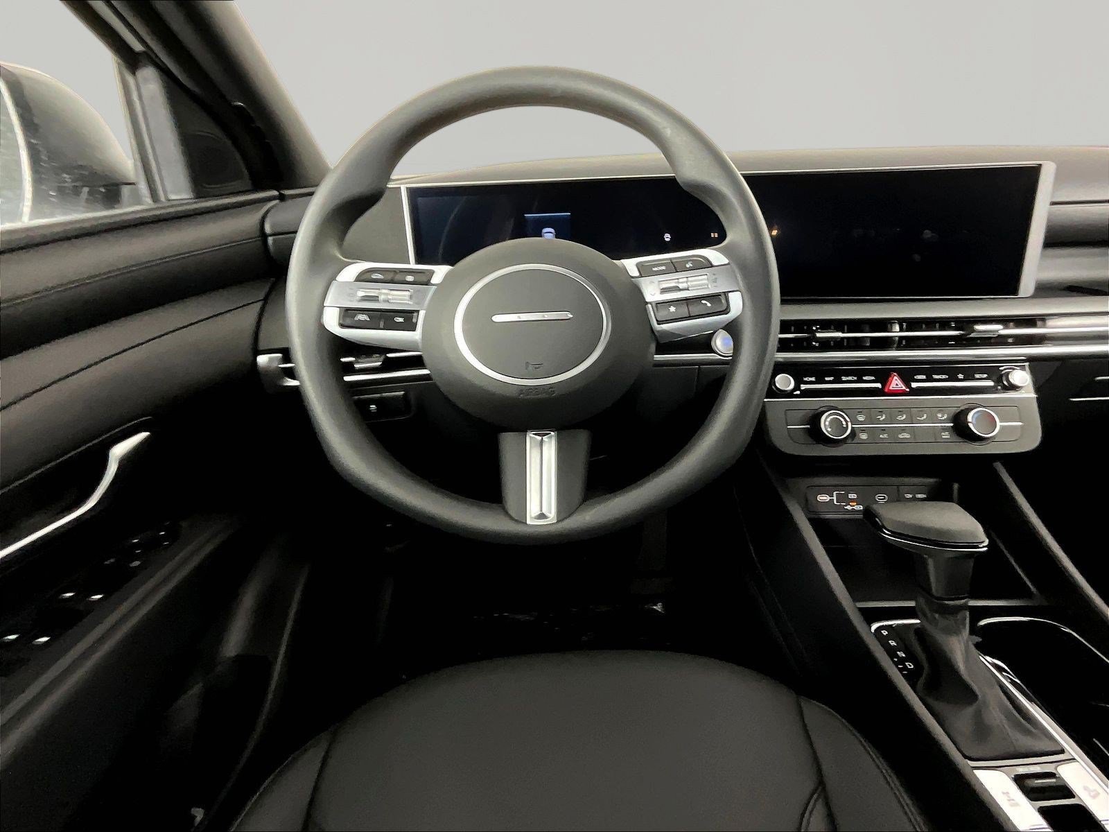 New 2027 Hyundai Santa Cruz SE AWD/4WD image 9