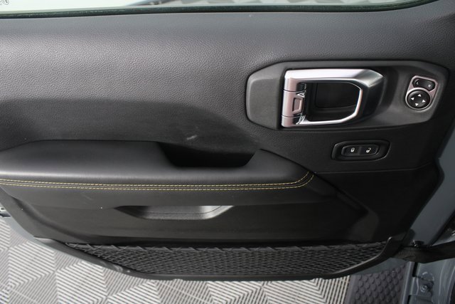 Used 2025 Jeep Wrangler Unlimited Sahara image 13