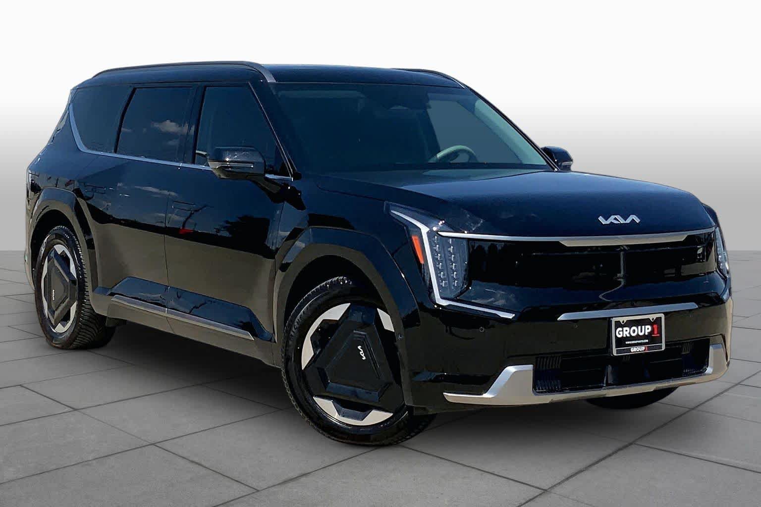Used 2024 Kia EV9 Land AWD/4WD image 2