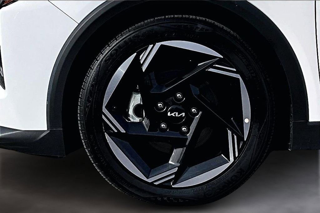 Used 2025 Kia K4 EX image 10