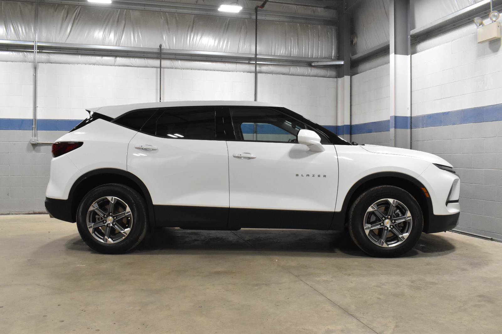 Used 2025 Chevrolet Blazer LT AWD/4WD image 27