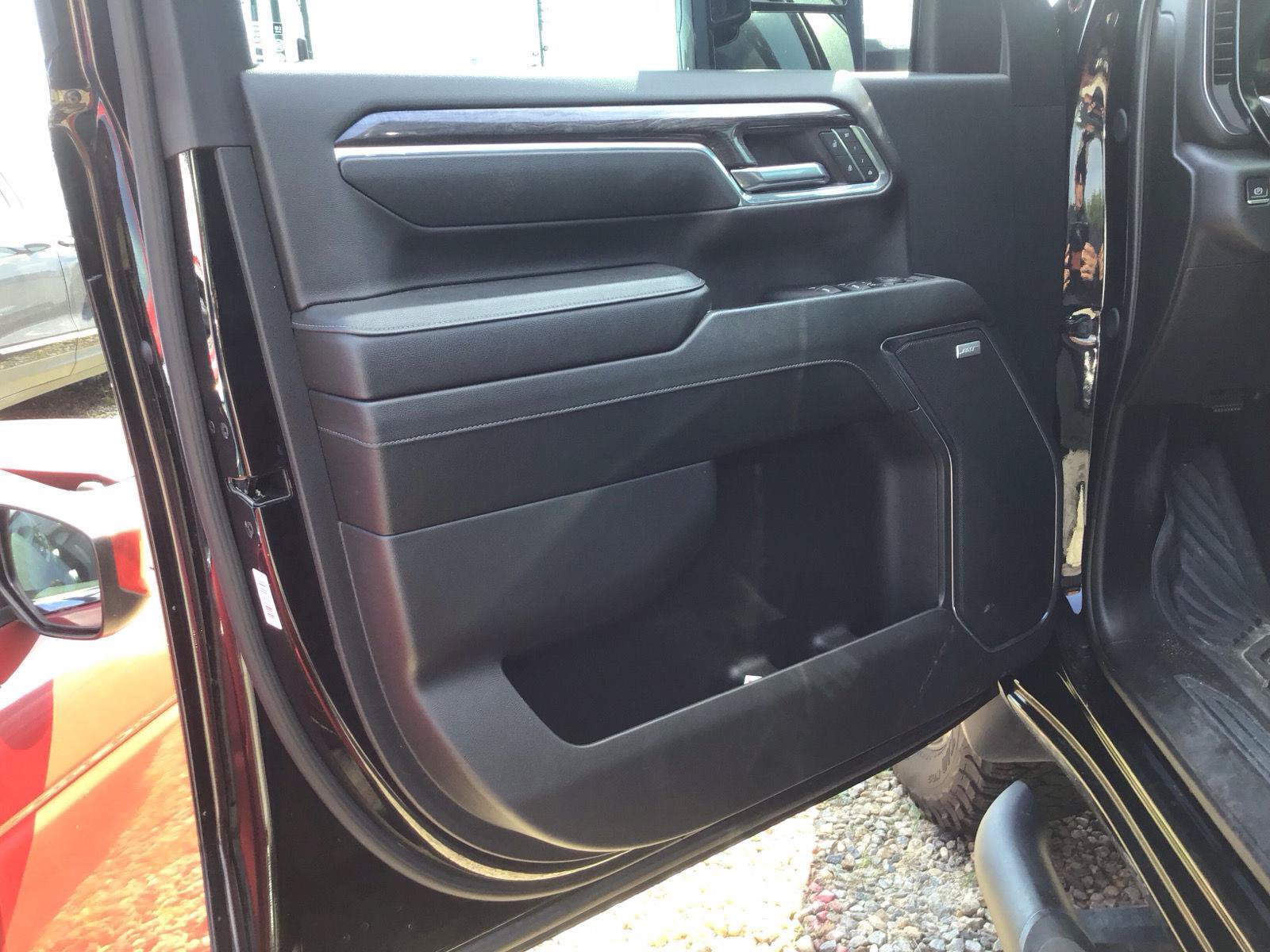 Used 2024 Chevrolet Silverado 2500 LTZ w/ LTZ Plus Package AWD/4WD image 10