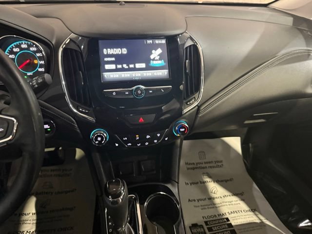 Used 2018 Chevrolet Cruze Premier FWD image 20