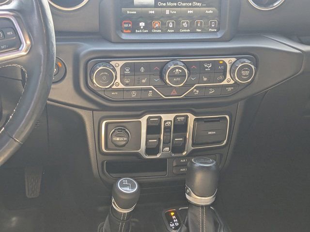 Used 2019 Jeep Wrangler Unlimited Sahara AWD/4WD image 17