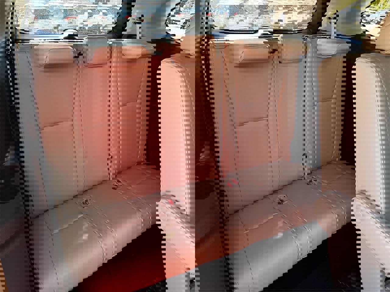 Used 2024 Toyota Highlander Platinum image 28